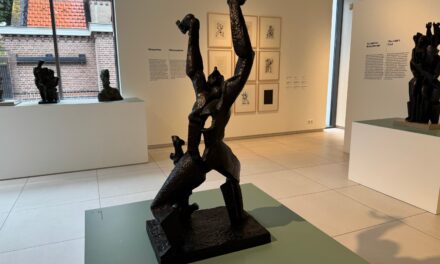 Ossip Zadkine in sieraad van een museum
