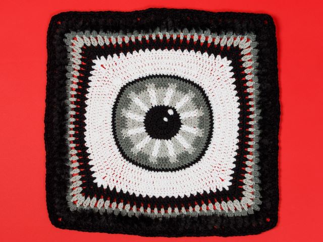 zwart wit granny square Karin Bloemen