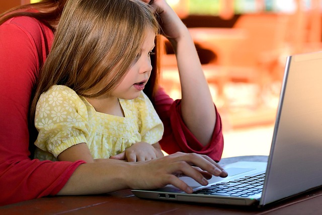 ‘Kom van dat scherm vandaan’